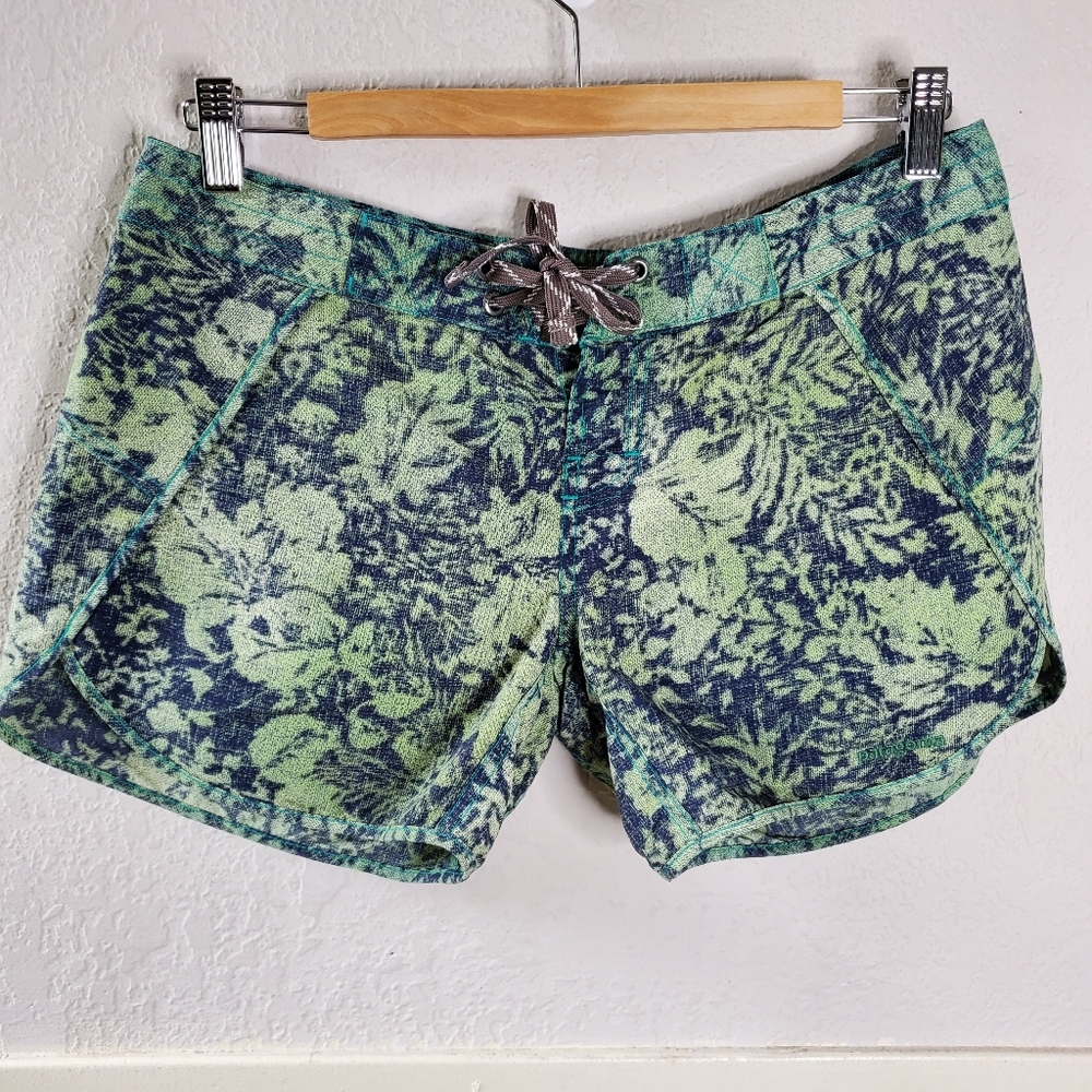 Patagonia Women's Wavefarer Board Shorts Size 6